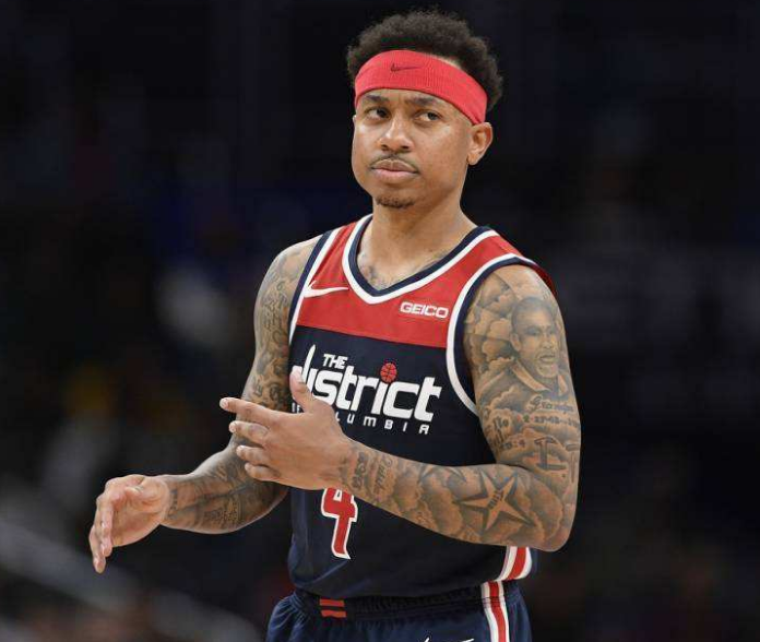 面对勇士湖 面对勇士湖